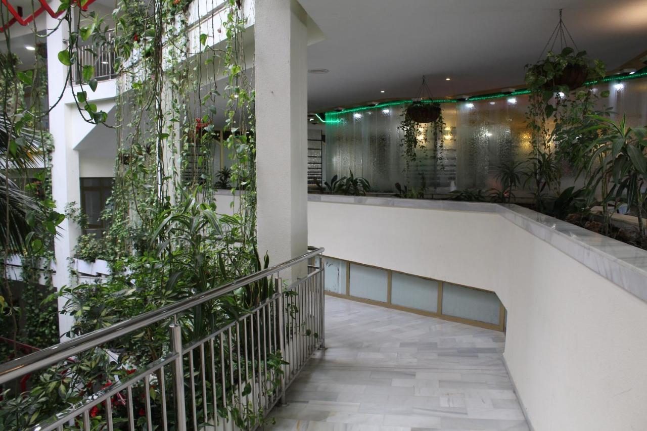 Benalbeach Complex 贝纳尔马德纳 外观 照片